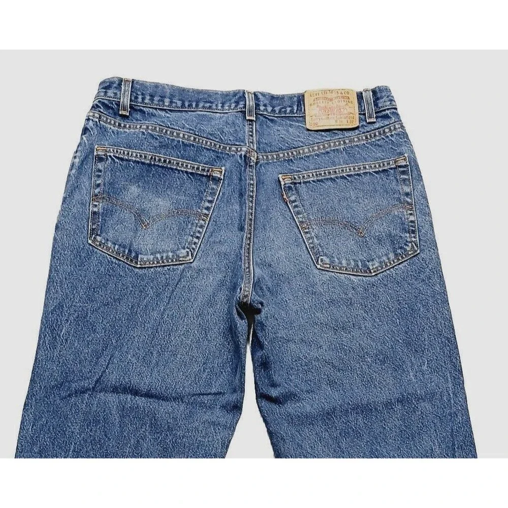Vintage Levi's 550 Relaxed Fit Short Man W38 L27 Red Tab Jeans USA Made '01